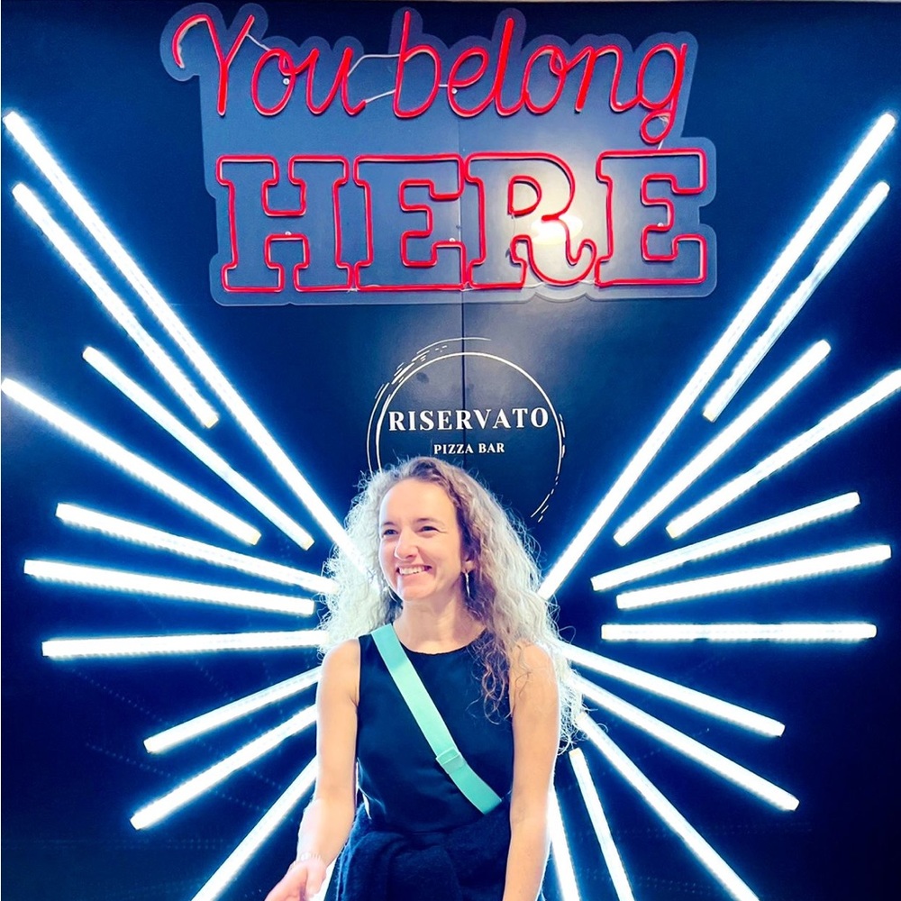Meet your Posher, Laura